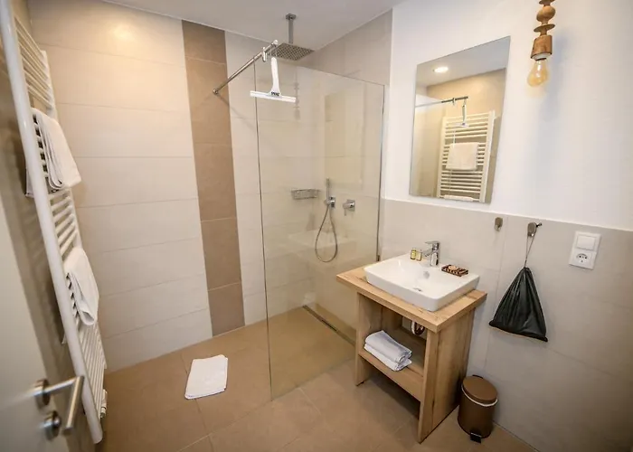 Landgasthaus & Zur Krone Hotell